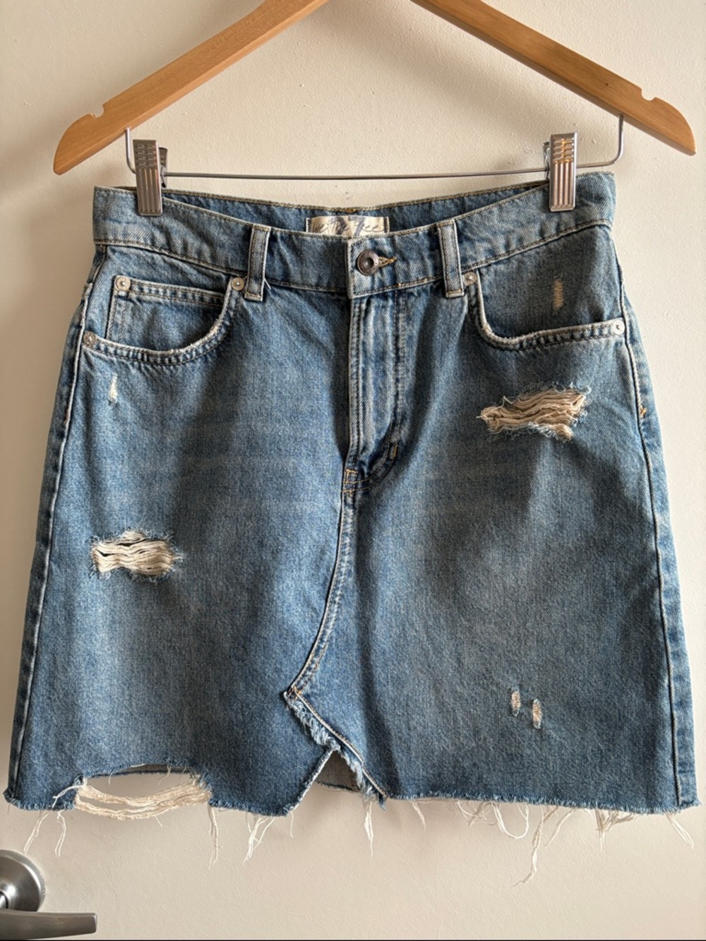 NWT We The Free Cotton BOHO Preppy Distressed Light Blue Denim Mini Skirt SZ 27